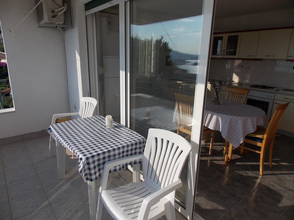 Apartments Villa Goja Трогір Екстер'єр фото